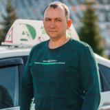 инструктор по вождению Денис Смирнов